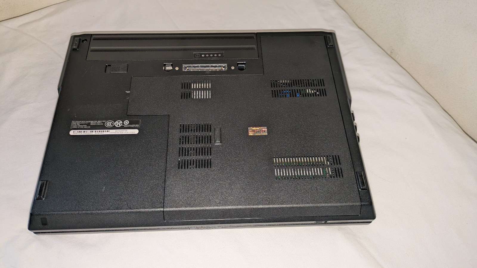 Dell Latitude E5410 Laptop 14″ Intel i7-620M 2.67GHz 4GB RAM 320GB HD Windows XP