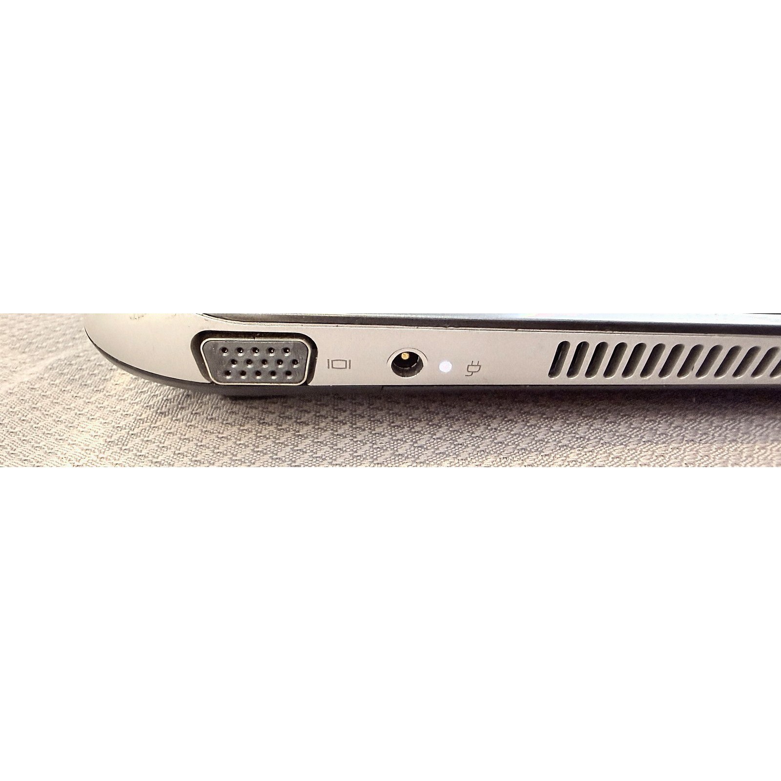 HP Mini 210-4150NR Beats Audio 10.1″ Netbook, Windows 7 – Works, No Power Cord