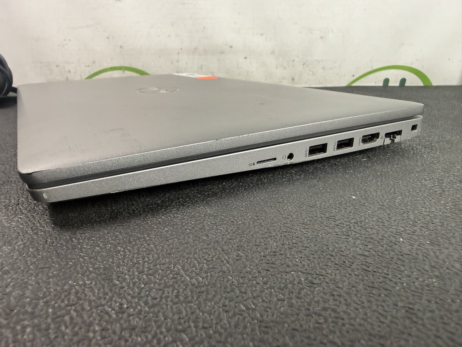 Dell Precision 3560 15.6″ i7-1185G7 3.0GHz 32GB NO SSD NVIDIA Quadro T500 – READ