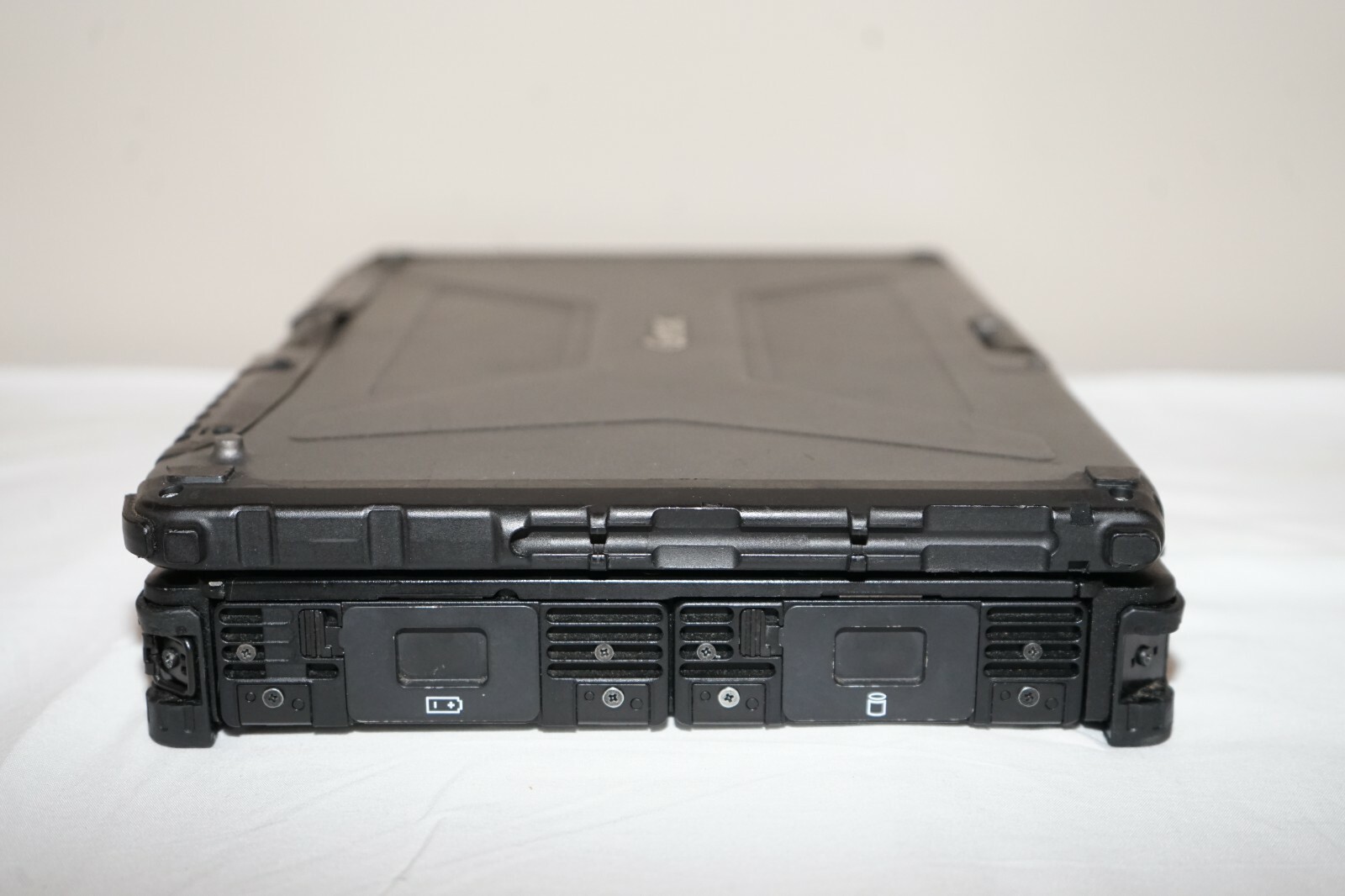 ^ Getac V200-G2 Intel Core i7-3520M @ 2.90GHz 4GB Ram 500GB HD No OS #C1263