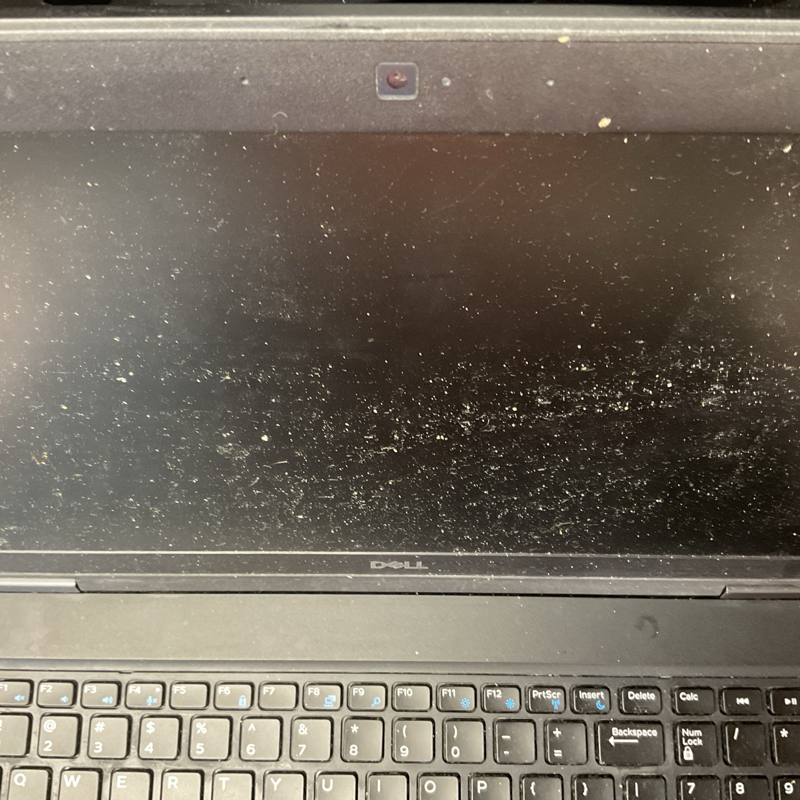 Dell Latitude 5590 / No POST / Cracked Screen / No RAM / No SSD / O10