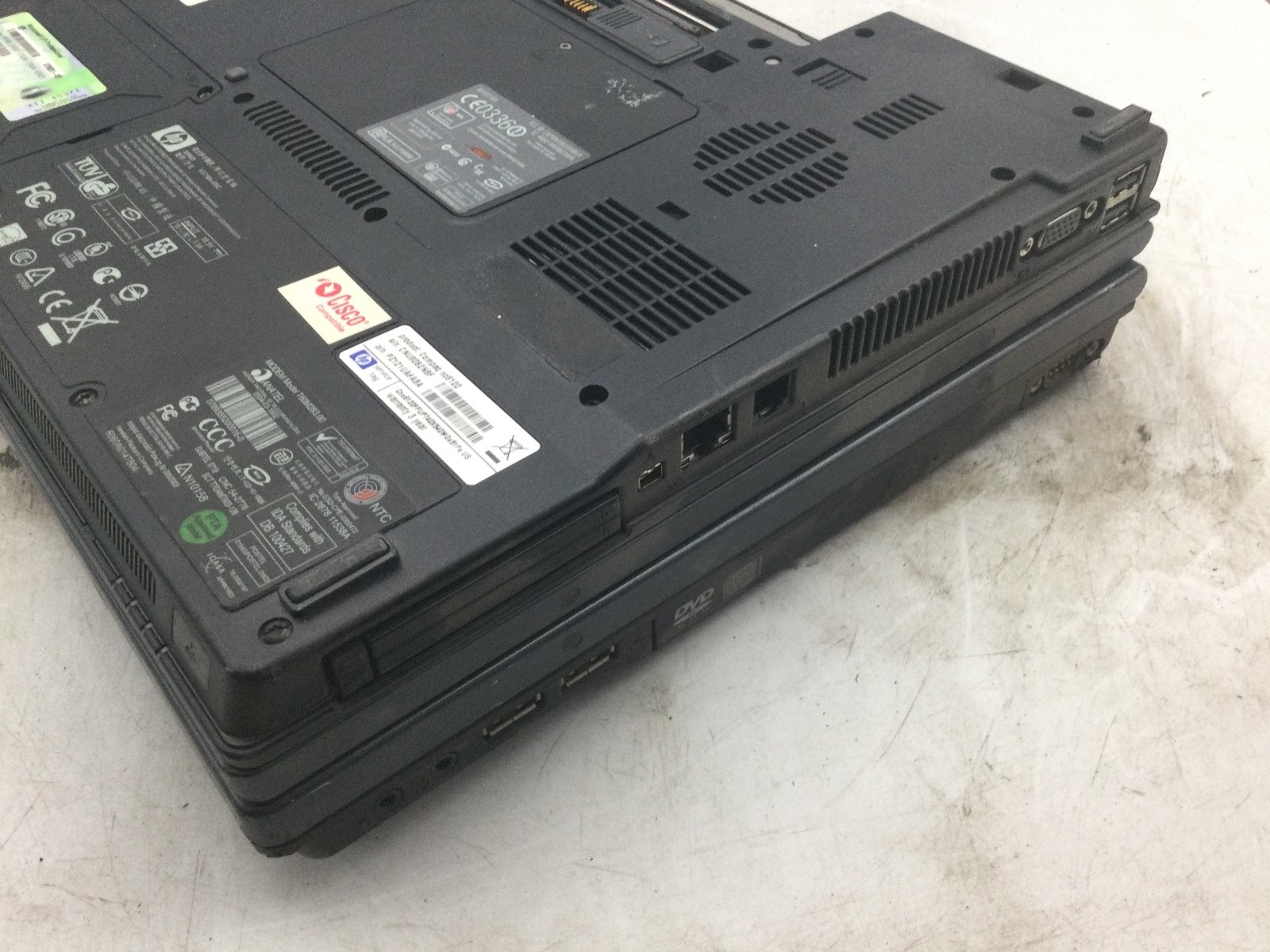 HP COMPAQ NC6120 – FOR PARTS – LOT OF 2 – INTEL CENTRINO – BAD LCD – READ-BB