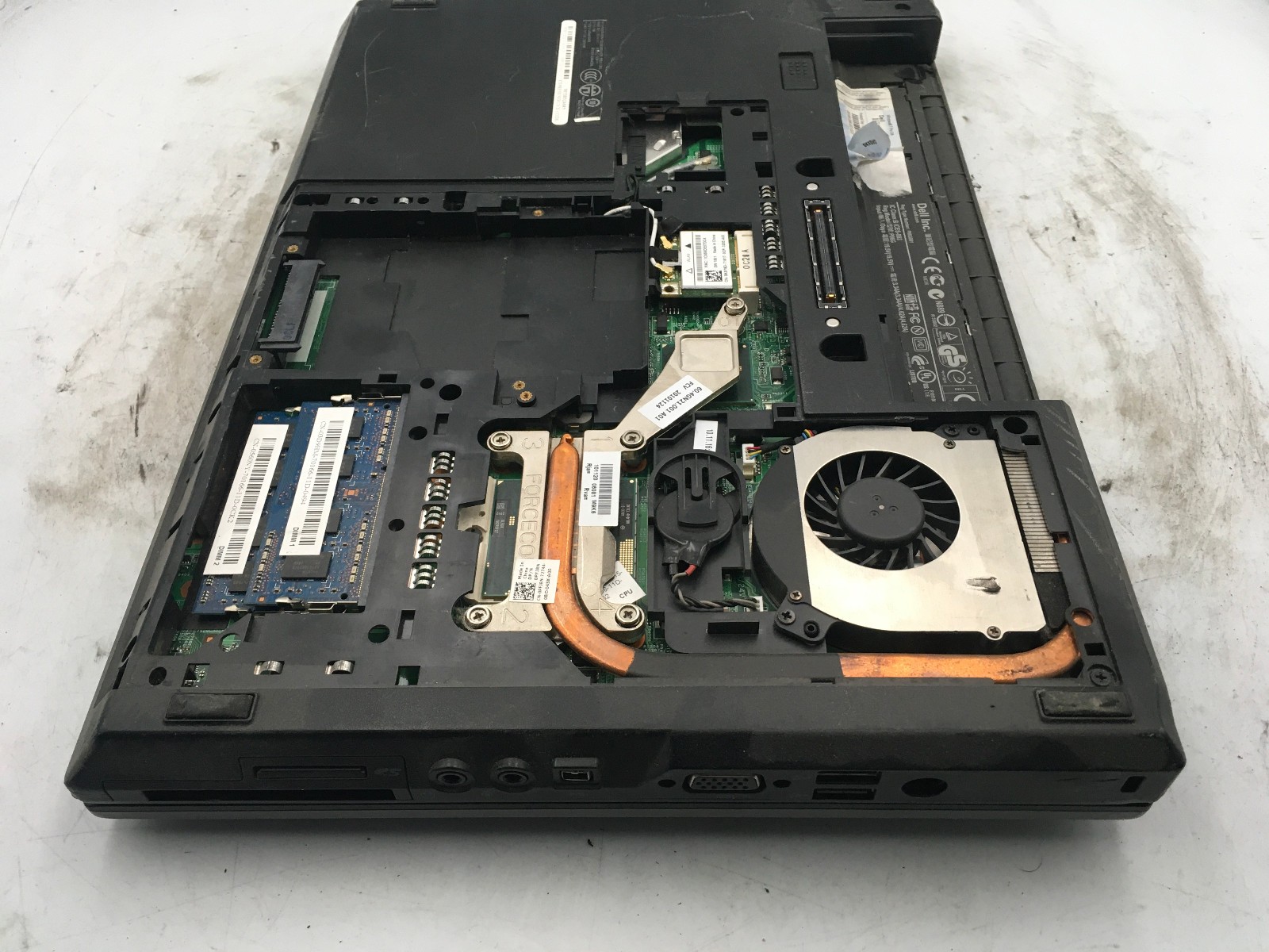DELL LATITUDE E5410 – FOR PARTS/BROKEN LCD – INTEL I3 1ST GEN – 2GB RAM -READ-BB
