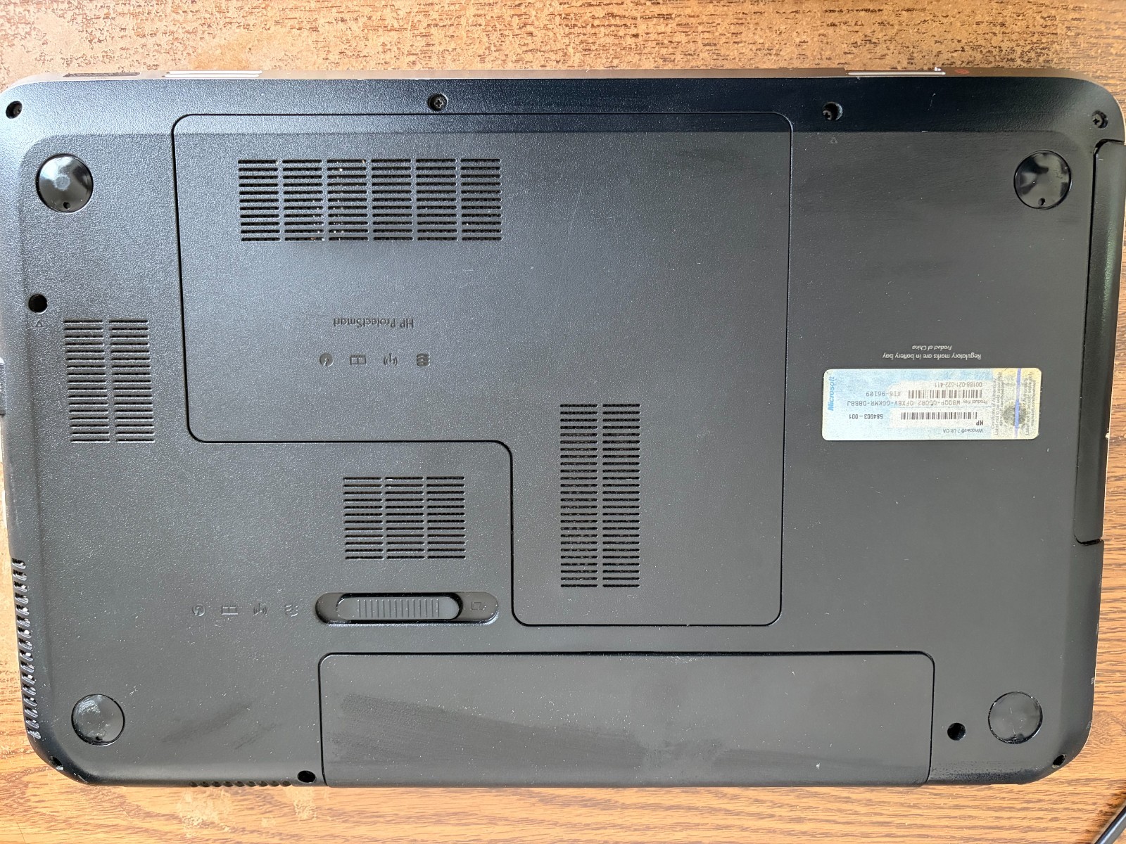 HP Pavilion DV6 15.6″ I7-2670QM 2.2GHz 8GB RAM Silver Metal Looking