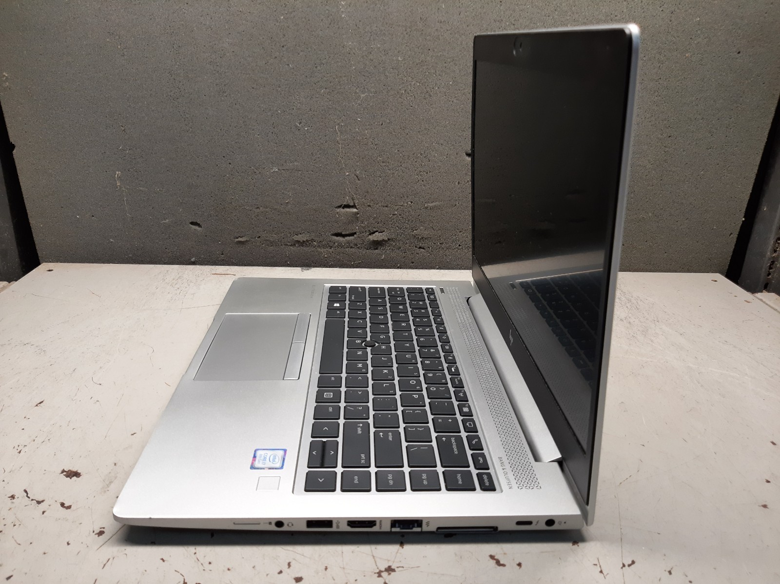 HP EliteBook 840 G5 14″ i7-8550 8GB RAM No SSD No OS No BATT
