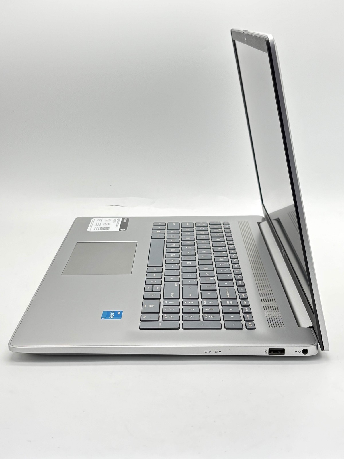 HP 17-cn2283st 17.3″ Core i3 12th Gen 8GB 512GB SSD Silver Used