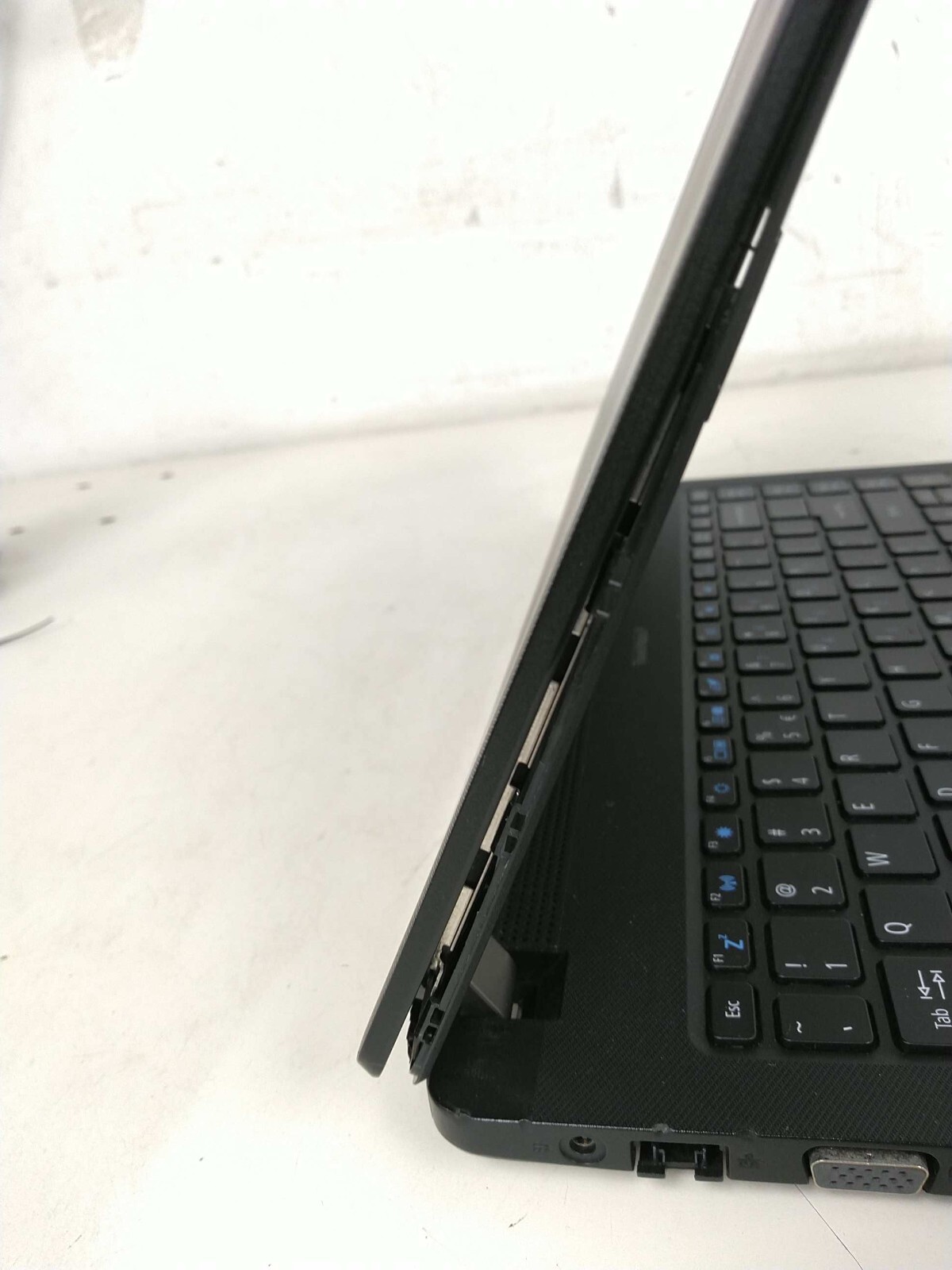 Acer travelmate P214-52 i5-10210 1.6ghz 8gb ram 256gb SSD NXVLHAA003025054FE7600