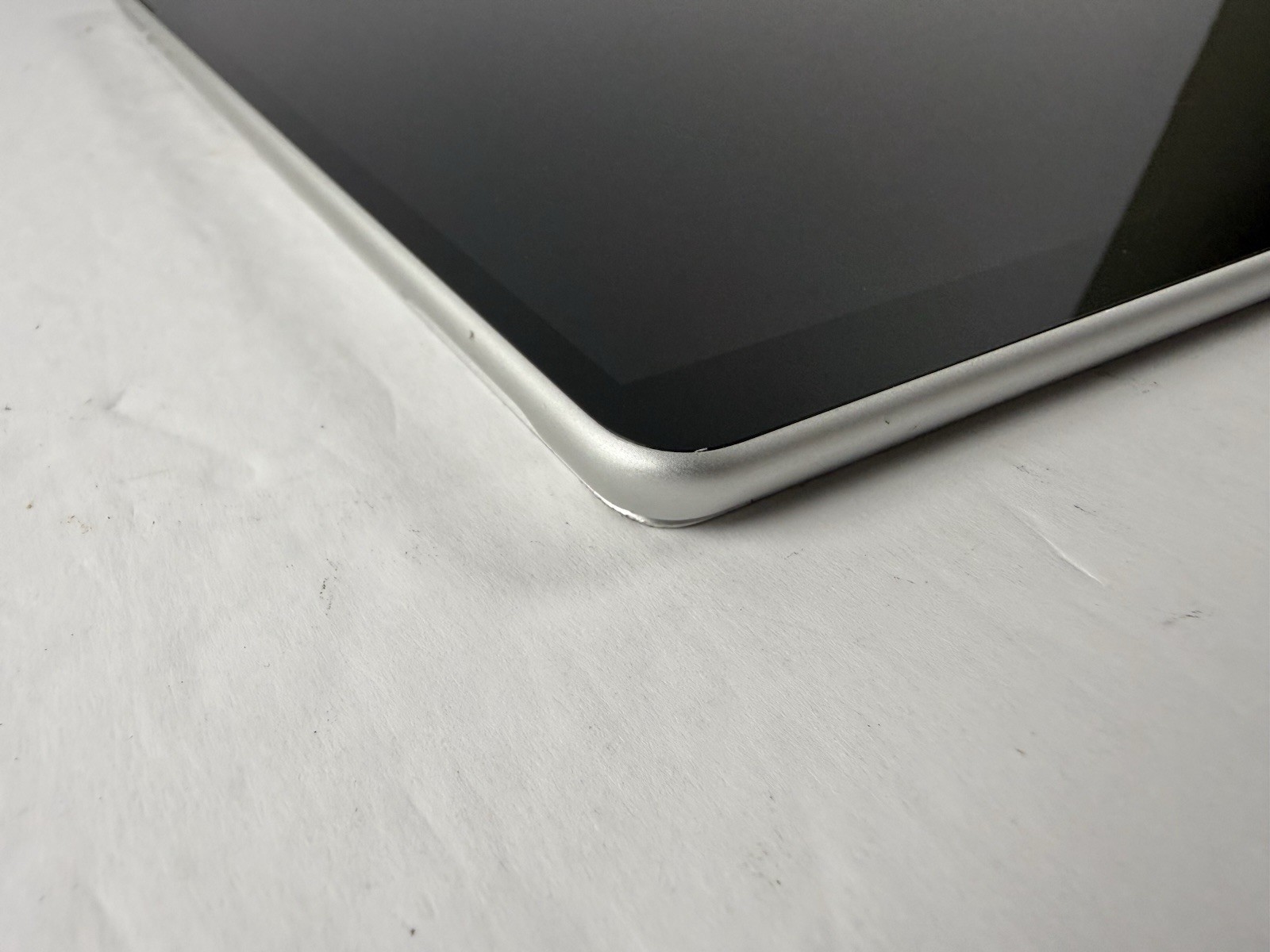 Microsoft Surface Pro 8 (1982) i5-1145G7 – 16GB RAM – 256GB 120Hz – Win 11 Pro