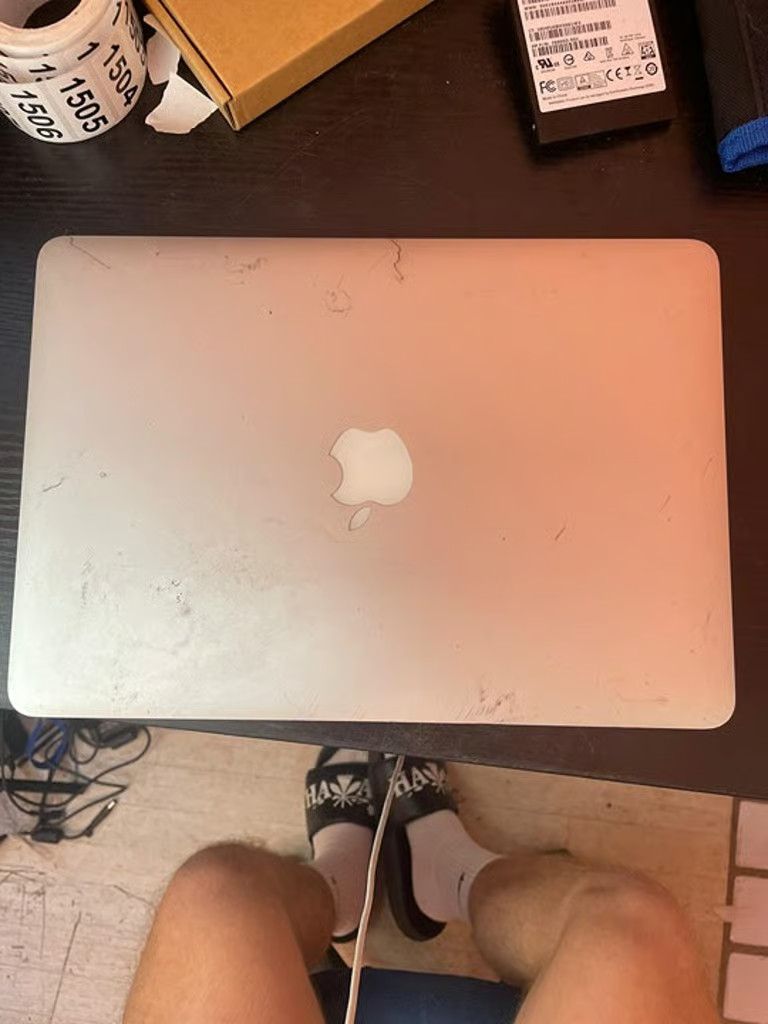 Apple MacBook Pro A1502 | Intel Core i5 | 4GB RAM | Cracked Screen | Boots to OS