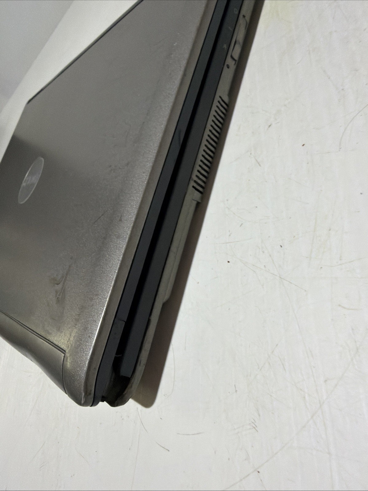 Dell Latitude D430 12″ Laptop Core 2 Duo 2gb Ram No Drives Boots Bios NO P/S