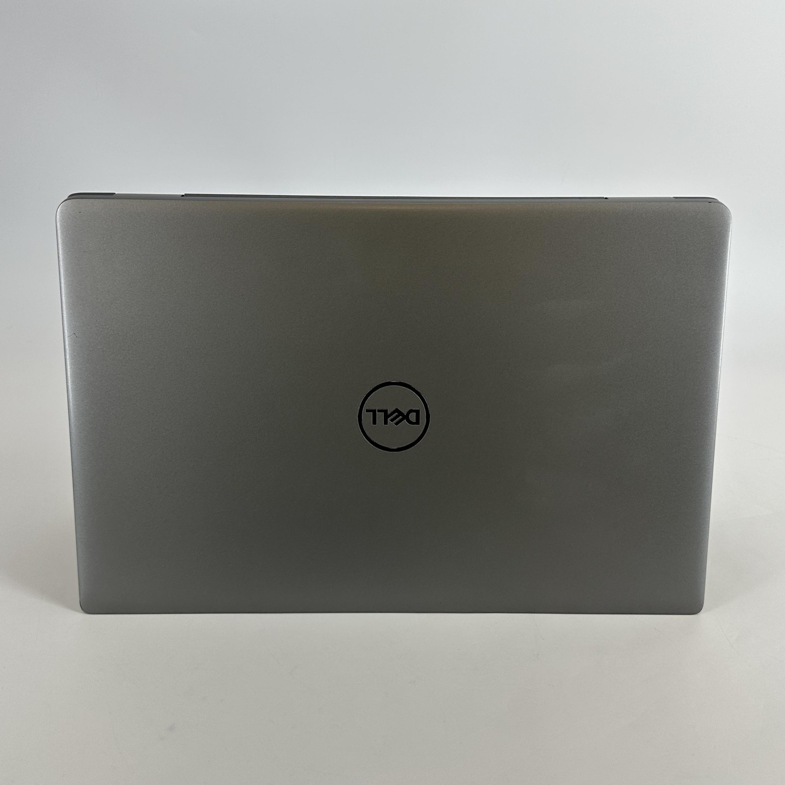 Dell Latitude 5540 15.6 2023 Silver FHD 1.9GHz i7-1370P 16GB 512GB SSD Very Good