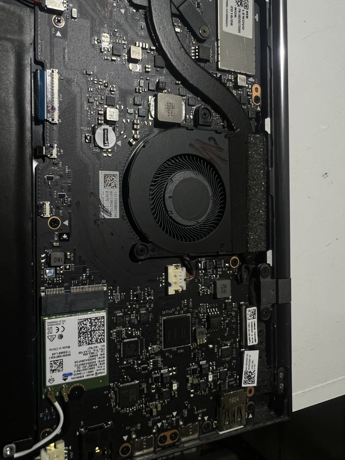 LENOVO YOGA C930-13IKB i5-8250U@1.60GHz 8GB RAM NO OS/SSD TOUCH FOR PARTS/REPAIR