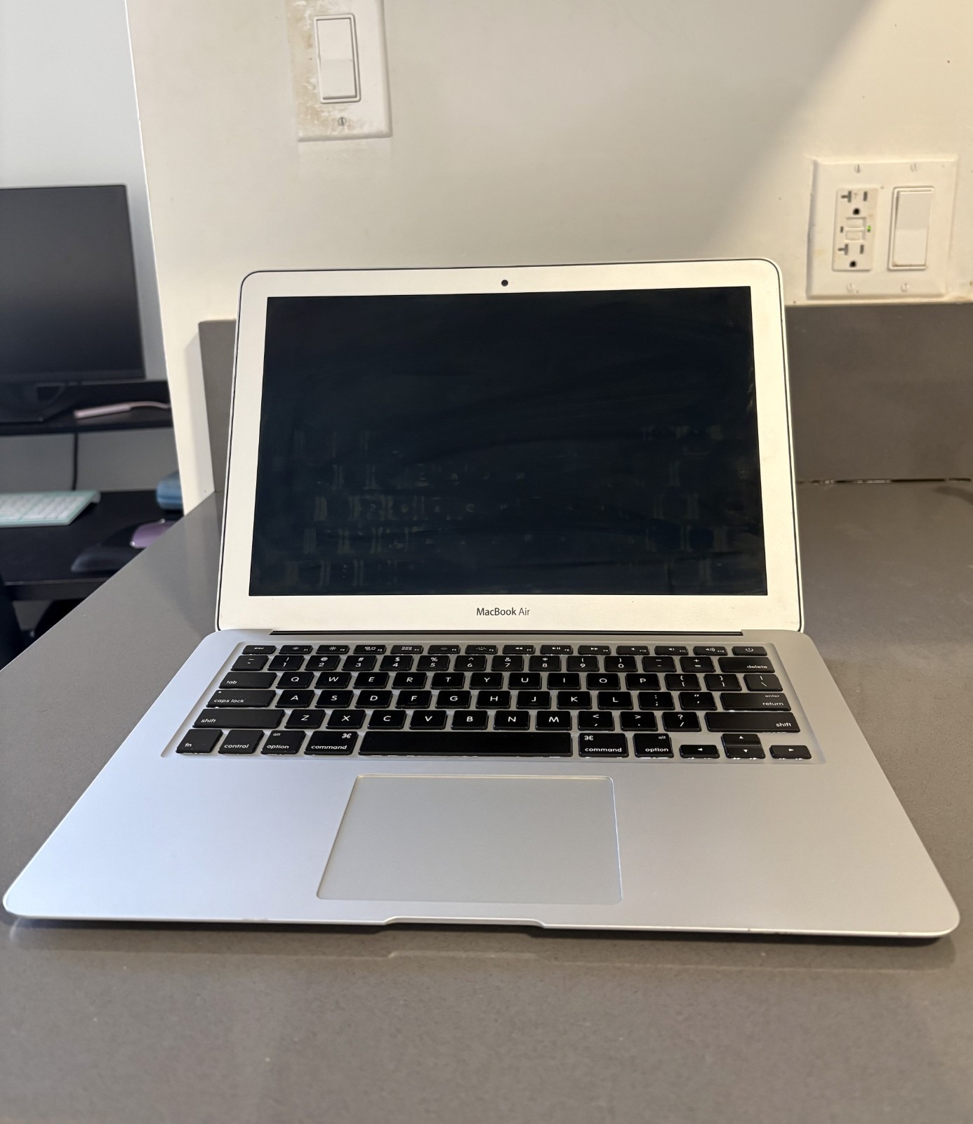2017/2018 Apple MacBook Air 13 in. – Sleek Silver Design