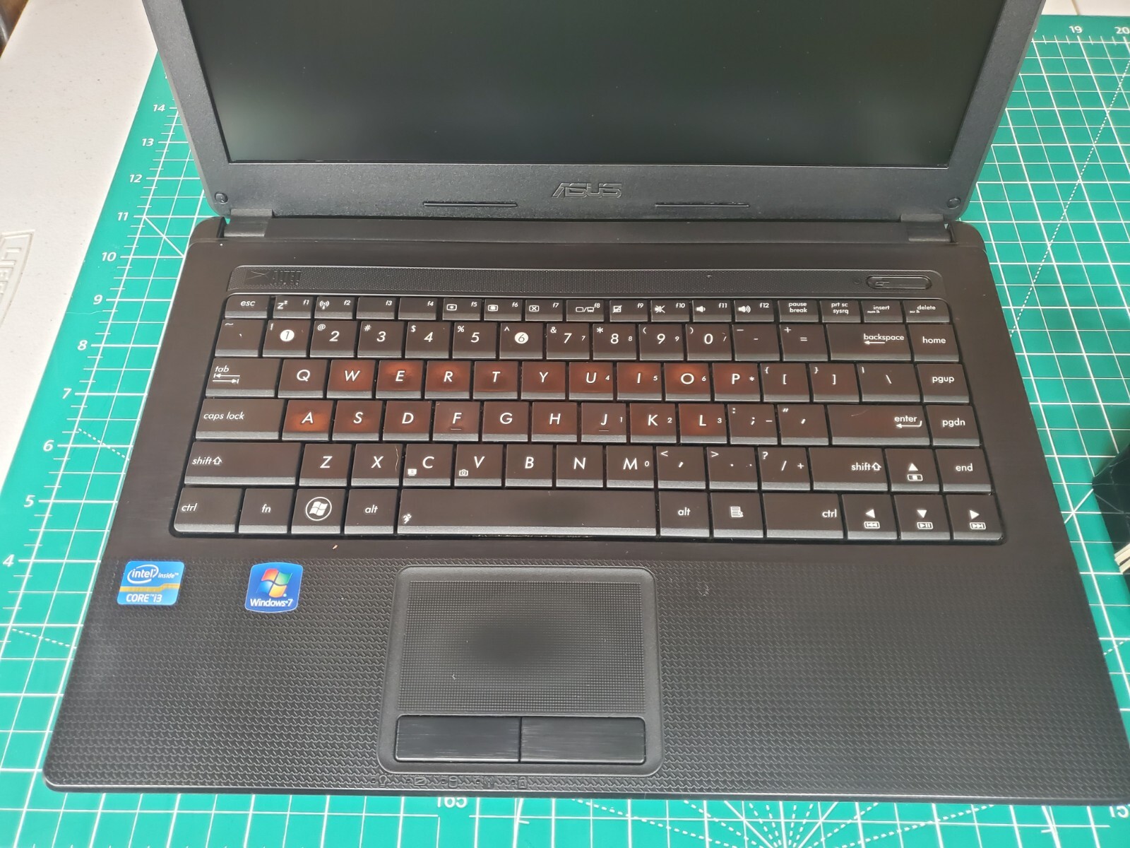 ASUS K84L-4KVX Laptop. 14.1″, windows 10, 128gb ssd, 4gb ram, i3-2330m cpu