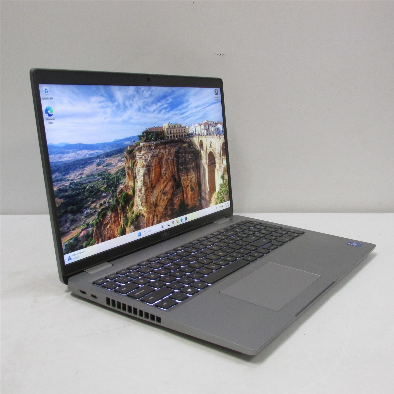 Dell Latitude 5520 i7-1185G7 3.0GHz 16GB RAM 512GB NVME 15.6″ Win11 Pro COSM DMG