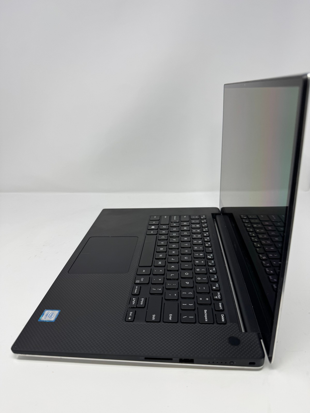 Dell XPS 15 7590 i7-9750H 16GB 480GB NVMe SSD NVIDIA GeForce GTX 1650 Grade B