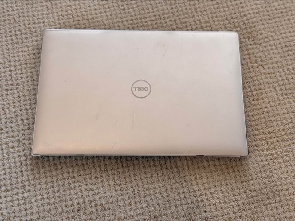 XPS 15 7590, OLED 4K, 1TB SSD, 32GB Ram, Nvidia GTX 1650