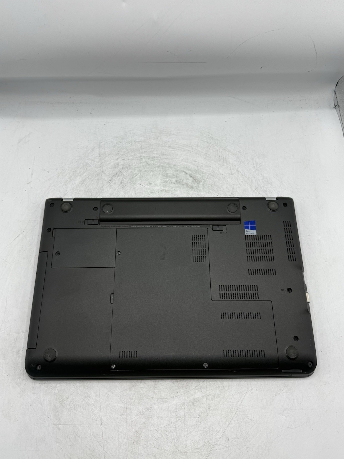 Lenovo ThinkPad E560 15.6” I5-6200U 2.30Ghz 8GB RAM 64GB SSD Win10P