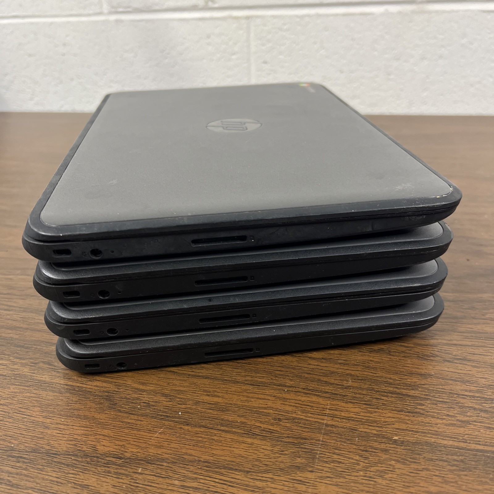 HP Chromebook 11 G4 11.6″ (N2840 – 4GB RAM – 16GB Storage) – Lot of 4