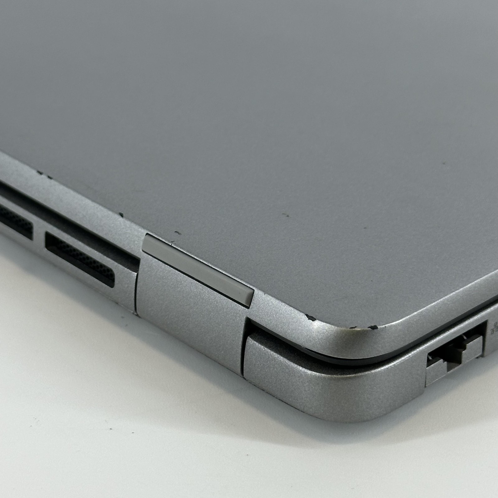 Dell Latitude 5440 14 Gray FHD 1.8 GHz i7-1365U 16GB 512GB SSD Good