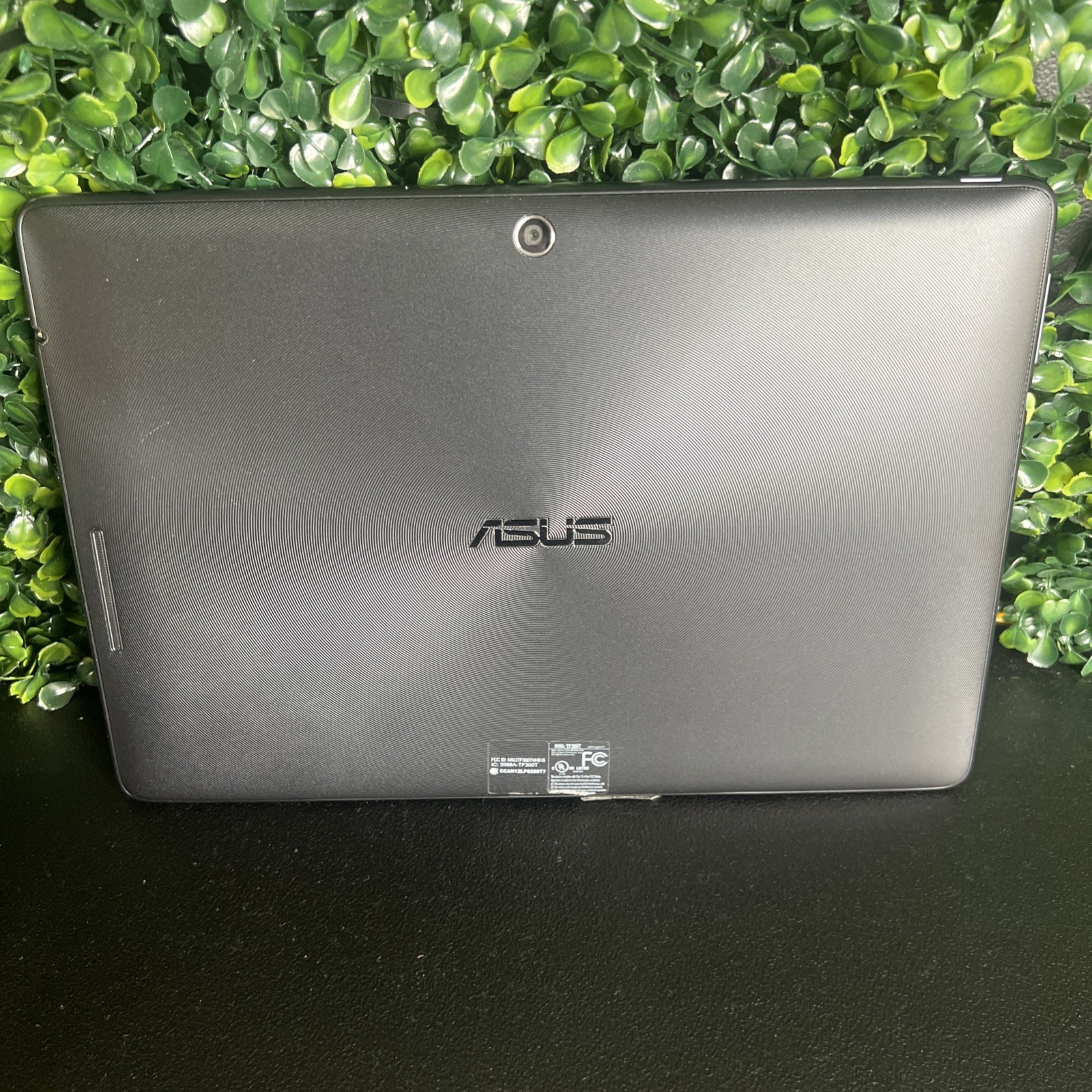 ASUS Transformer Mobile Laptop Tablet Computer TF300T