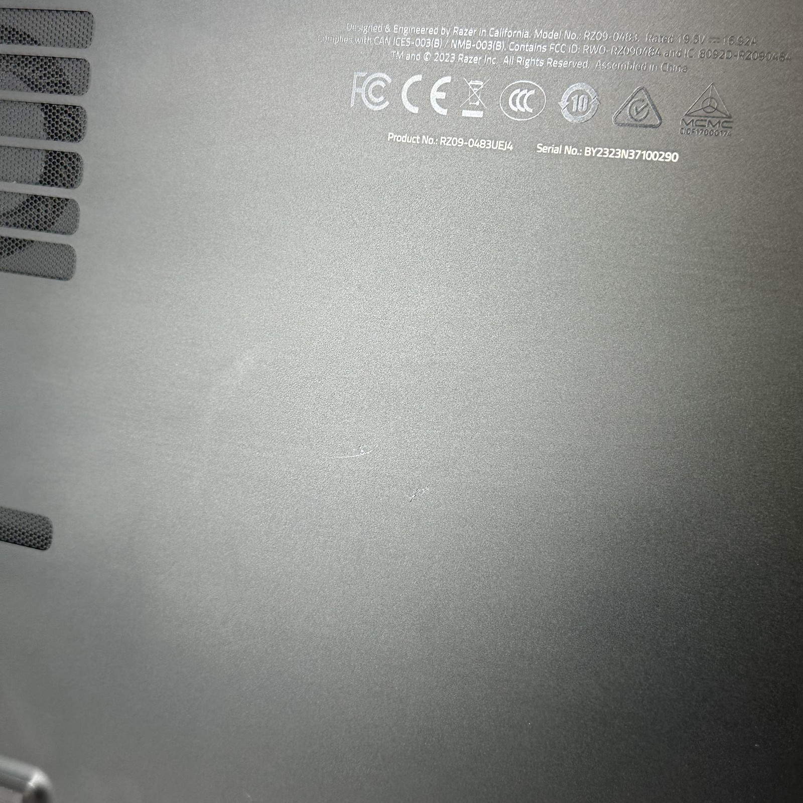 Razer Blade 16 120Hz UHD+ 2.2 GHz i9-13950HX 32GB 1TB/1TB RTX 4090 Very Good