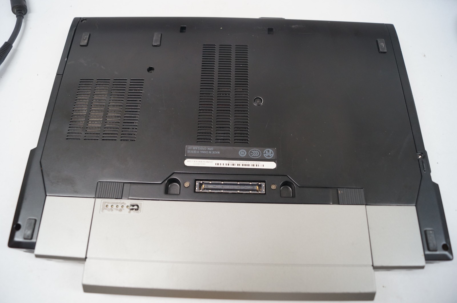 DELL CFGY2 E6410 Latitude Notebook 14″ 4GB Mem 2.4GHz 250GB HD WORKING PoR E112