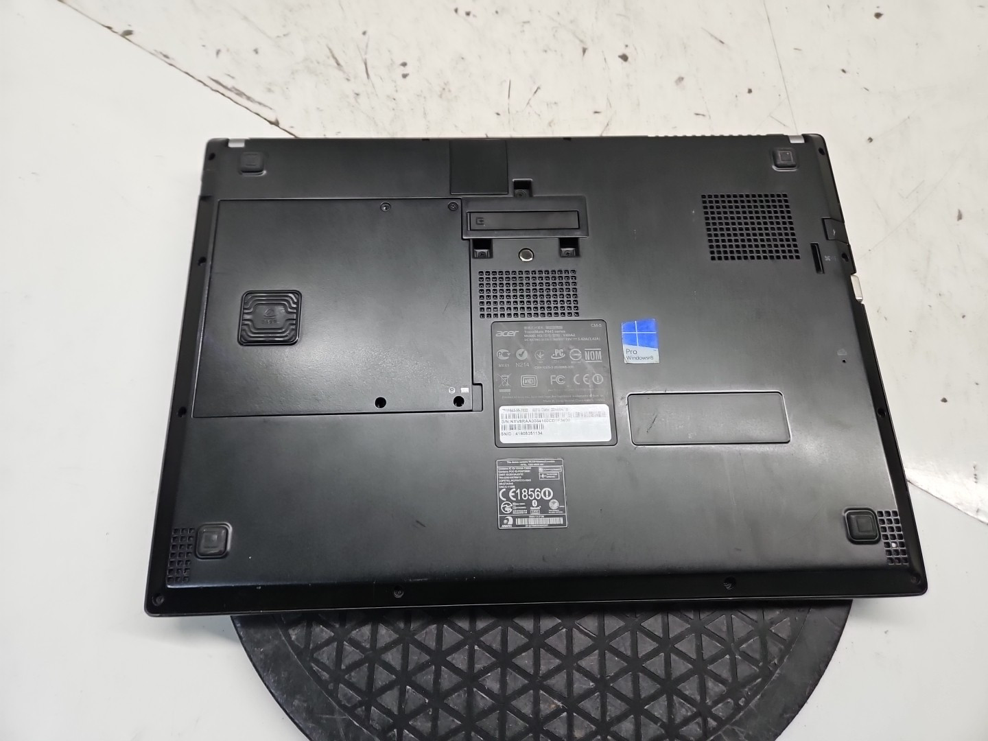 Acer TravelMate P645 V4da2 Intel i7-4500U 1.8GHz 2 GB NO HDD No Batt READ