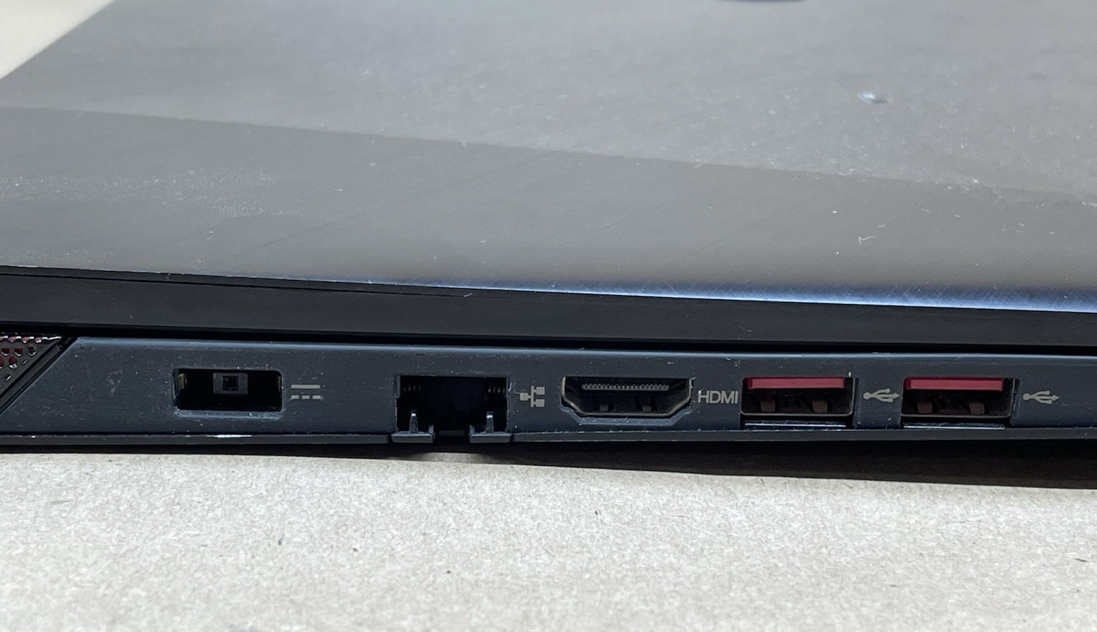 Lenovo Y70-70 Touch 80DU Intel Core I7-4720HQ GTX 860M 16GB RAM 1TB SSD WIN10