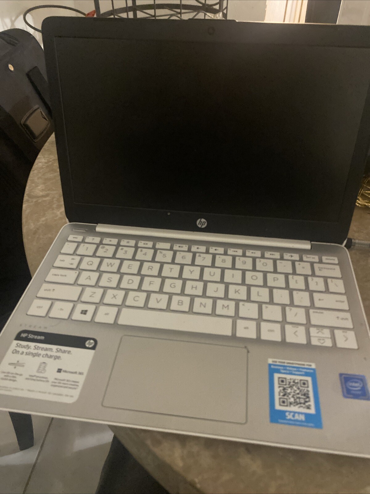 HP 14-cf2112wm Stream 14″ HD Celeron N4020 1.1GHz Intel UHD Graphics 600 4GB RAM