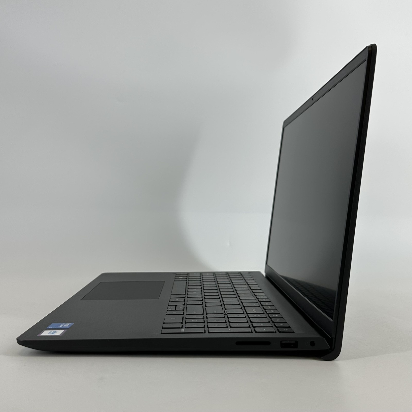 Dell 15 DC15250 Carbon Black FHD 1.2 GHz Core 3 100U 8GB RAM 512GB SSD Excellent