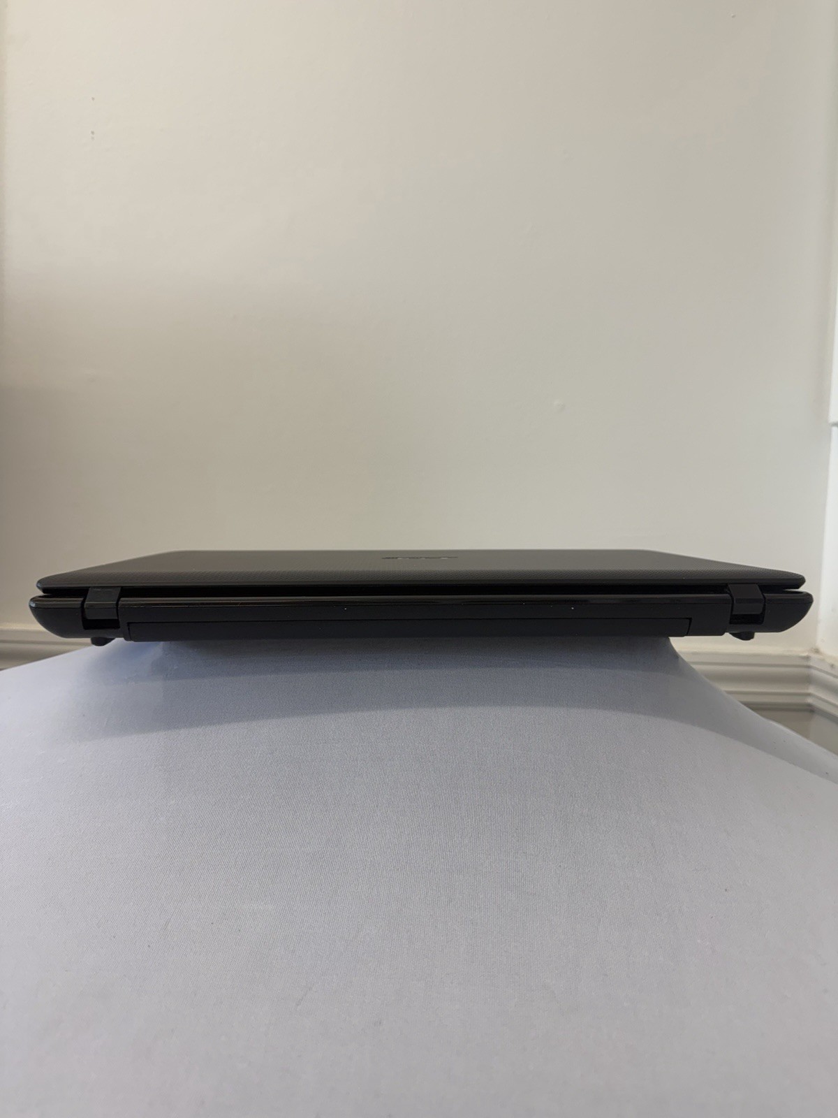 Acer Aspire 5750Z-4217 Laptop – Good Screen – Intel Pentium B950 – Read Des
