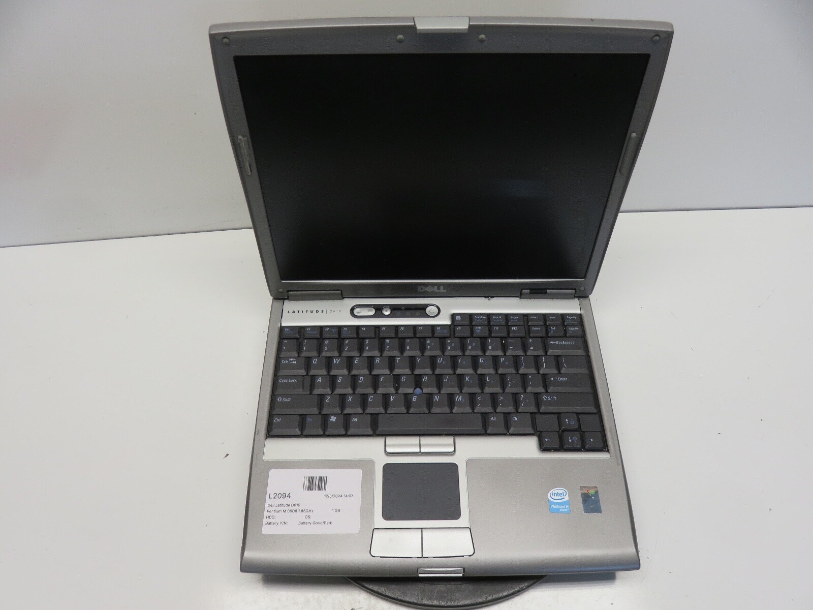 Dell Latitude D610 Pentium M 06D8 1.86GHz 1 GB NO HDD No Batt