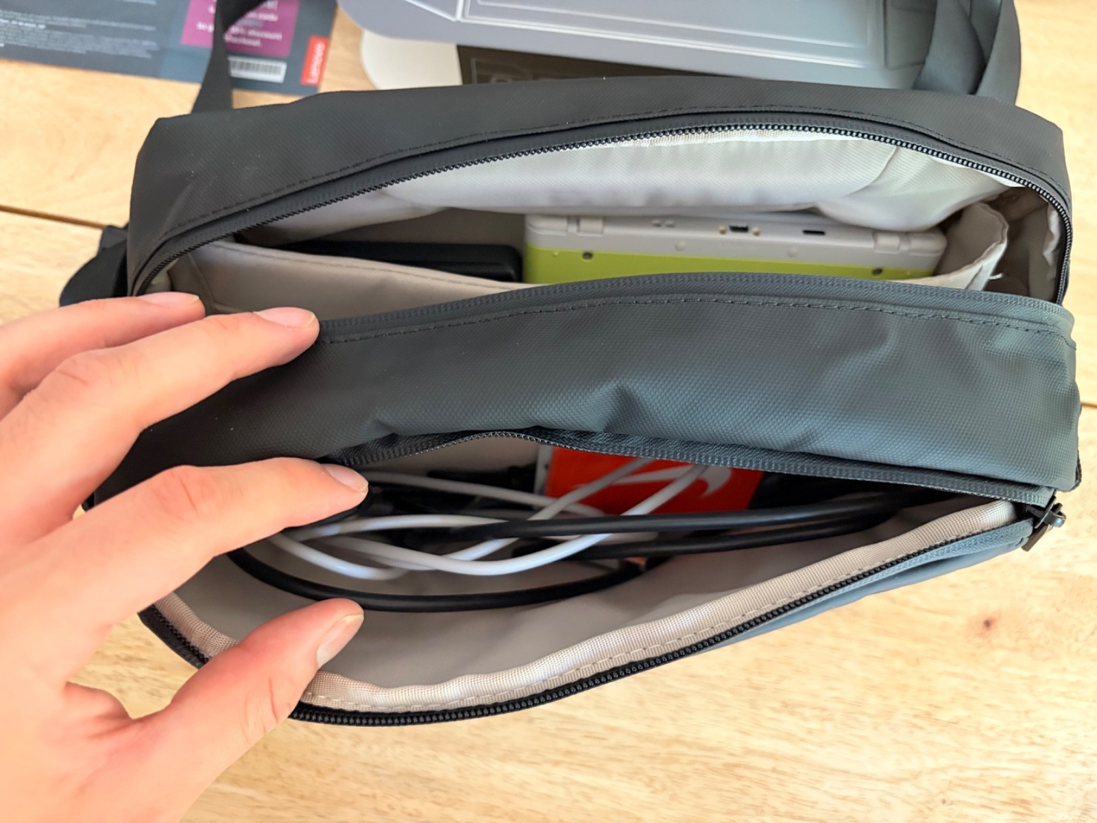 Lenovo Legion Go 2 Ryzen Z2 Extreme 32GB 2TB Upgraded Bag/Case Bundle