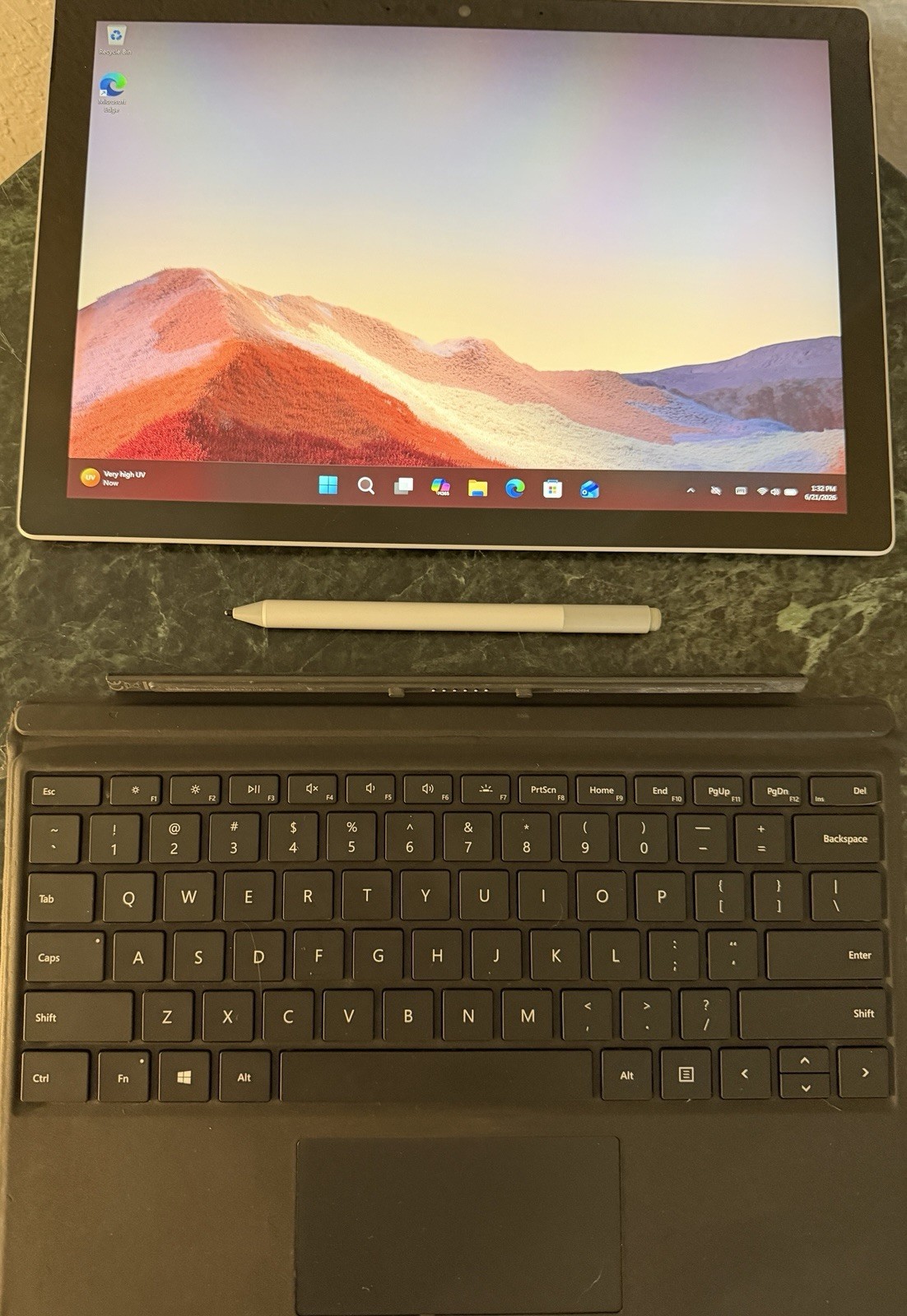 MICROSOFT SURFACE PRO 7 Tablet w/ Intel Core i7-1065G7 1.30 GHZ + 16 GB + 256 GB