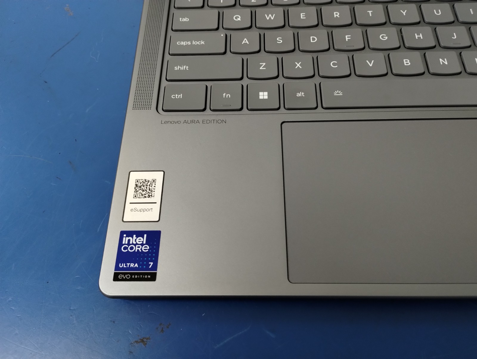 Lenovo Slim 7 14ILL10, Intel Core Ultra 7 258V, 2.20 GHz, 32 GB RAM, 1 TB NVMe