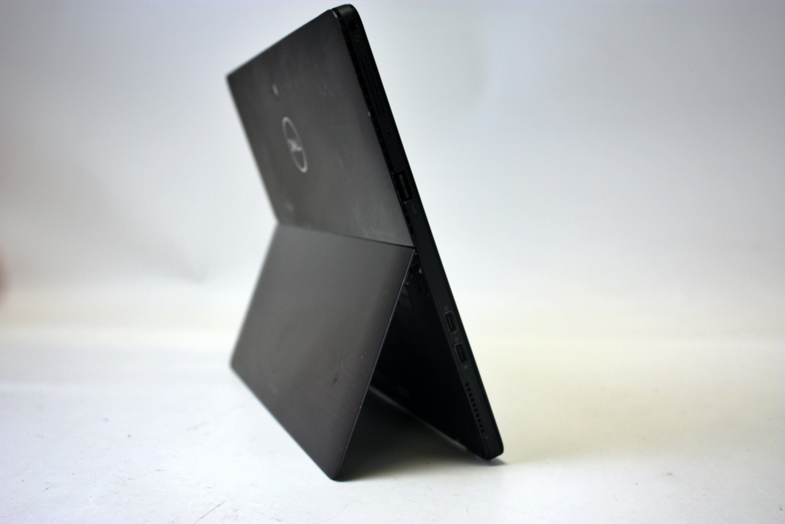 2-in-1 TouchScreen DELL 5290 Laptop/Tablet: Intel I5-8350U 8GB RAM 500GB SSD