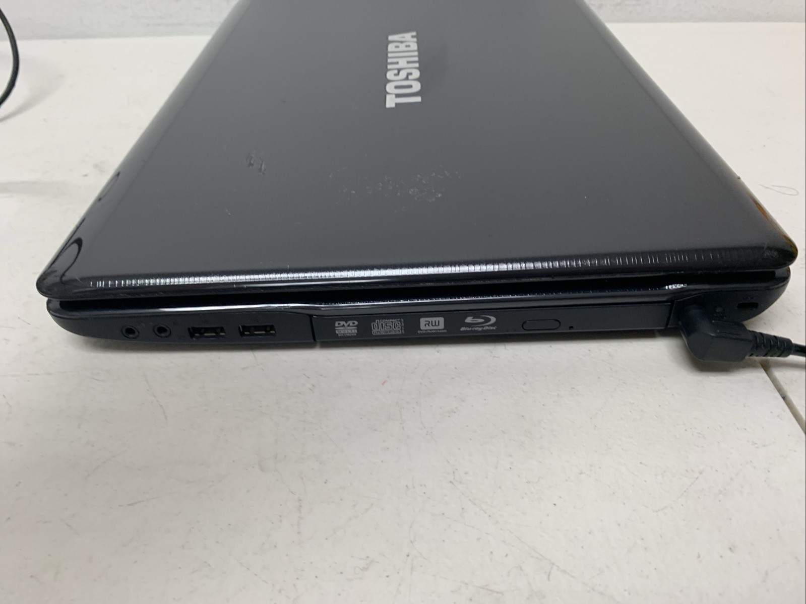 Toshiba Satellite P755 15.6” Intel i7-2670QM@2.20GHz 12GB RAM 500Gb HDD WIN 10