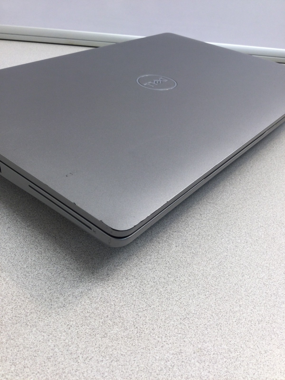 Dell Precision 3550 15.6” core i5 10th gen 1.70GHz 8GB 256GB SSD WIN 11 PRO