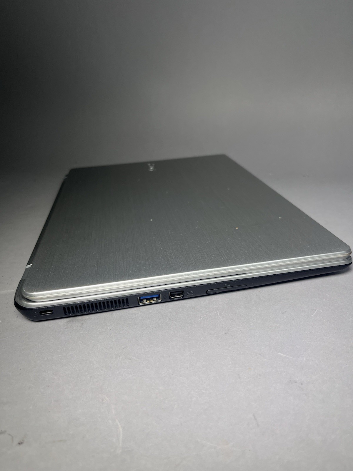 Acer Aspire V5 122p 0408 Laptop AMD Dual-Core A4-1250 4 GB Storage 11.6″ Screen