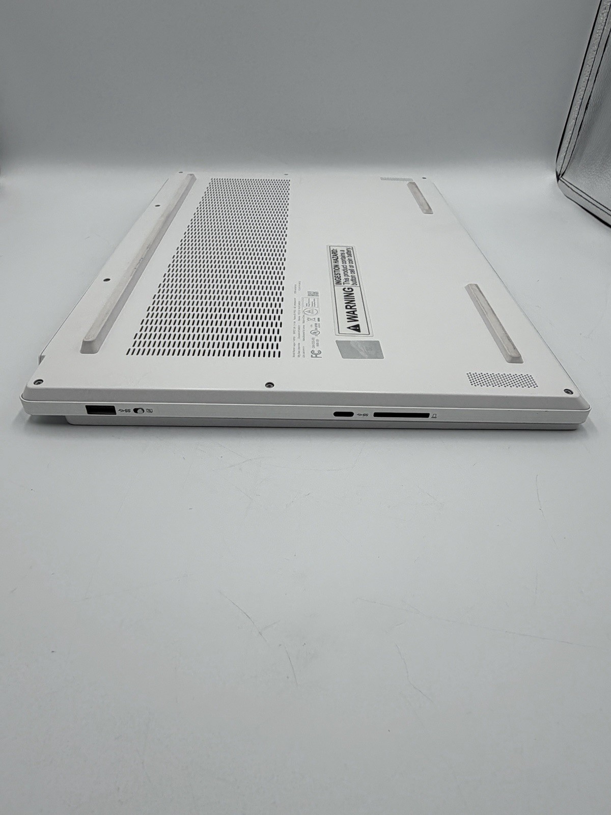 Lenovo Legion 7i Gen 9 i9-14900HX 32GB RAM 1TB SSD RTX 4070 Gaming Laptop