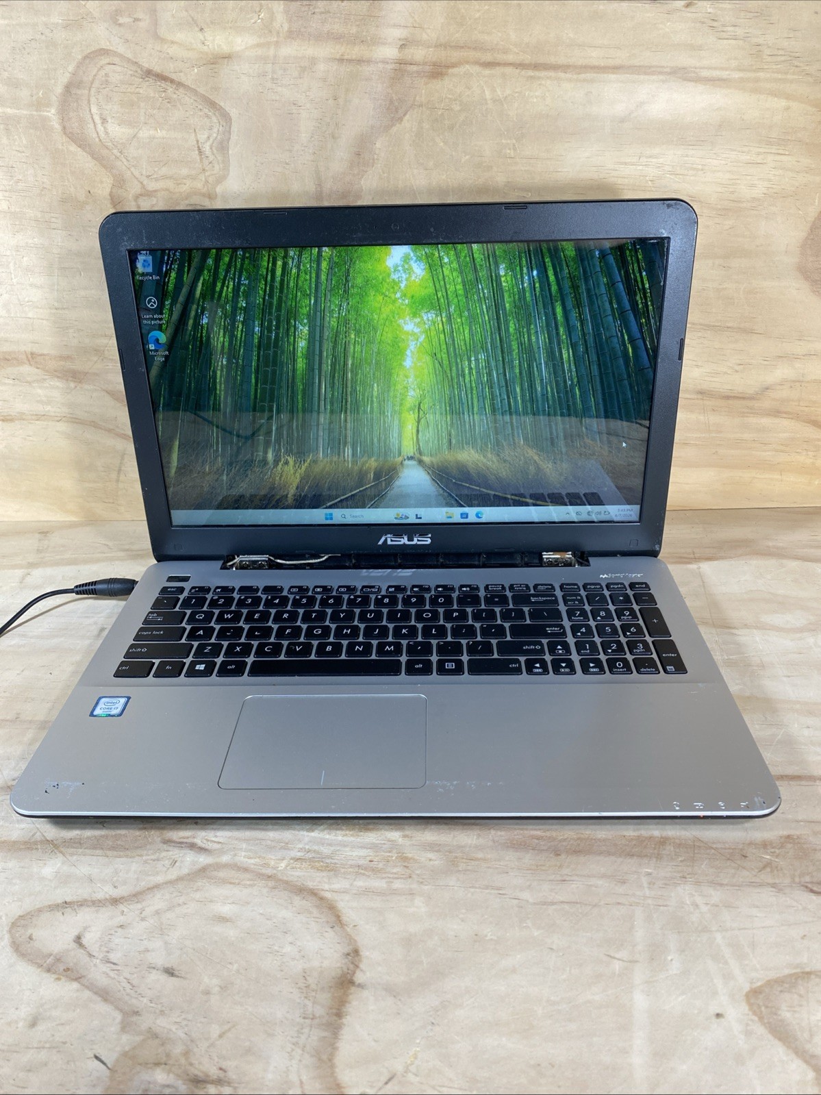 ASUS F555UA 15.6″ Laptop Intel Core i7-6500U(2.6) GHz /8GB/1Tb Hdd/bad batt