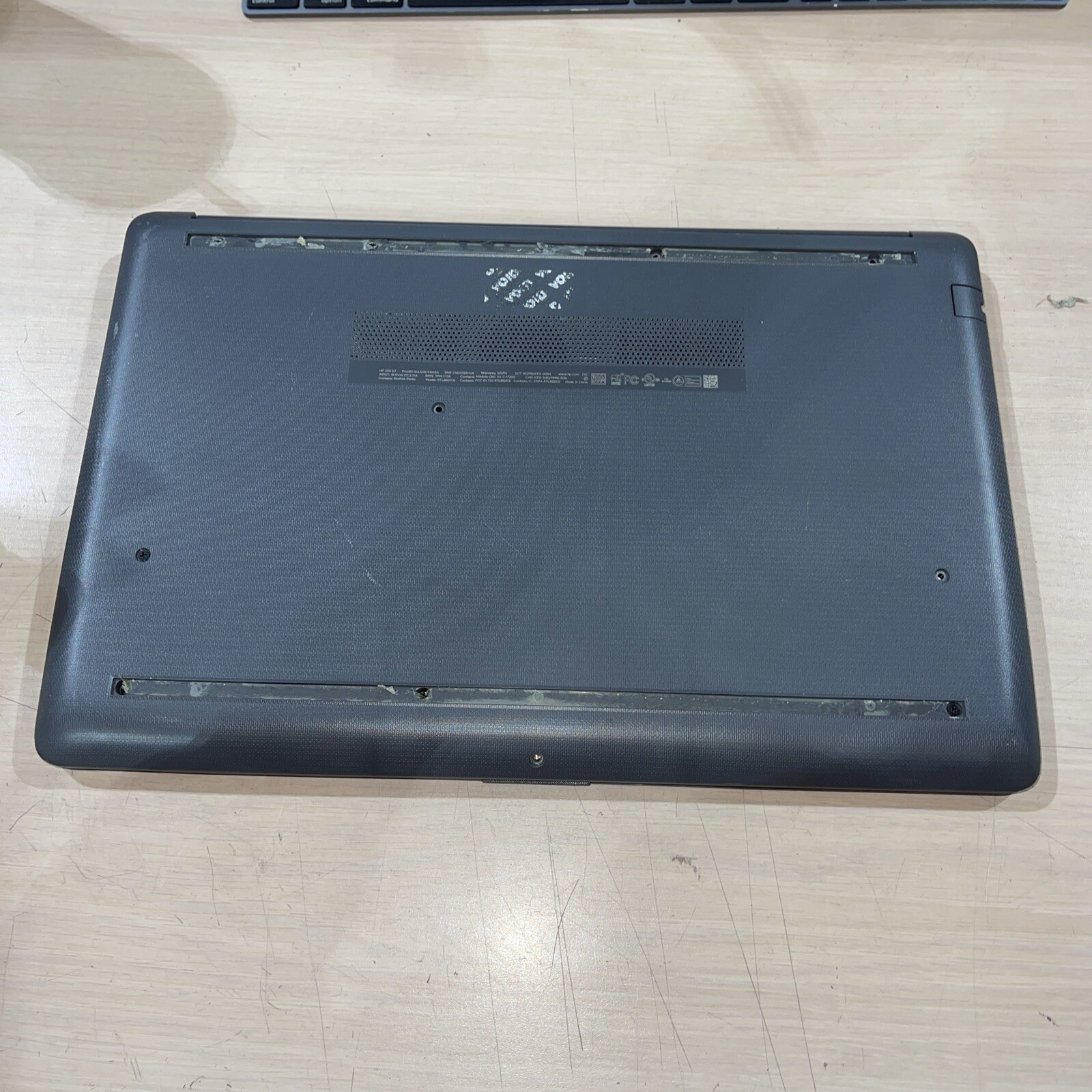 HP 255 G7 Notebook AMD A4-9125 Radeon 4GB RAM NO HD 3