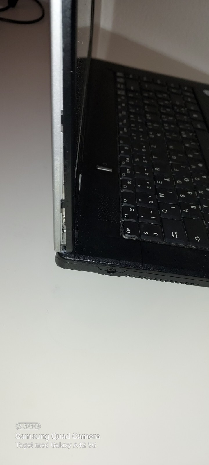 Fujitsu Siemens Amilo LI 2727 Laptop