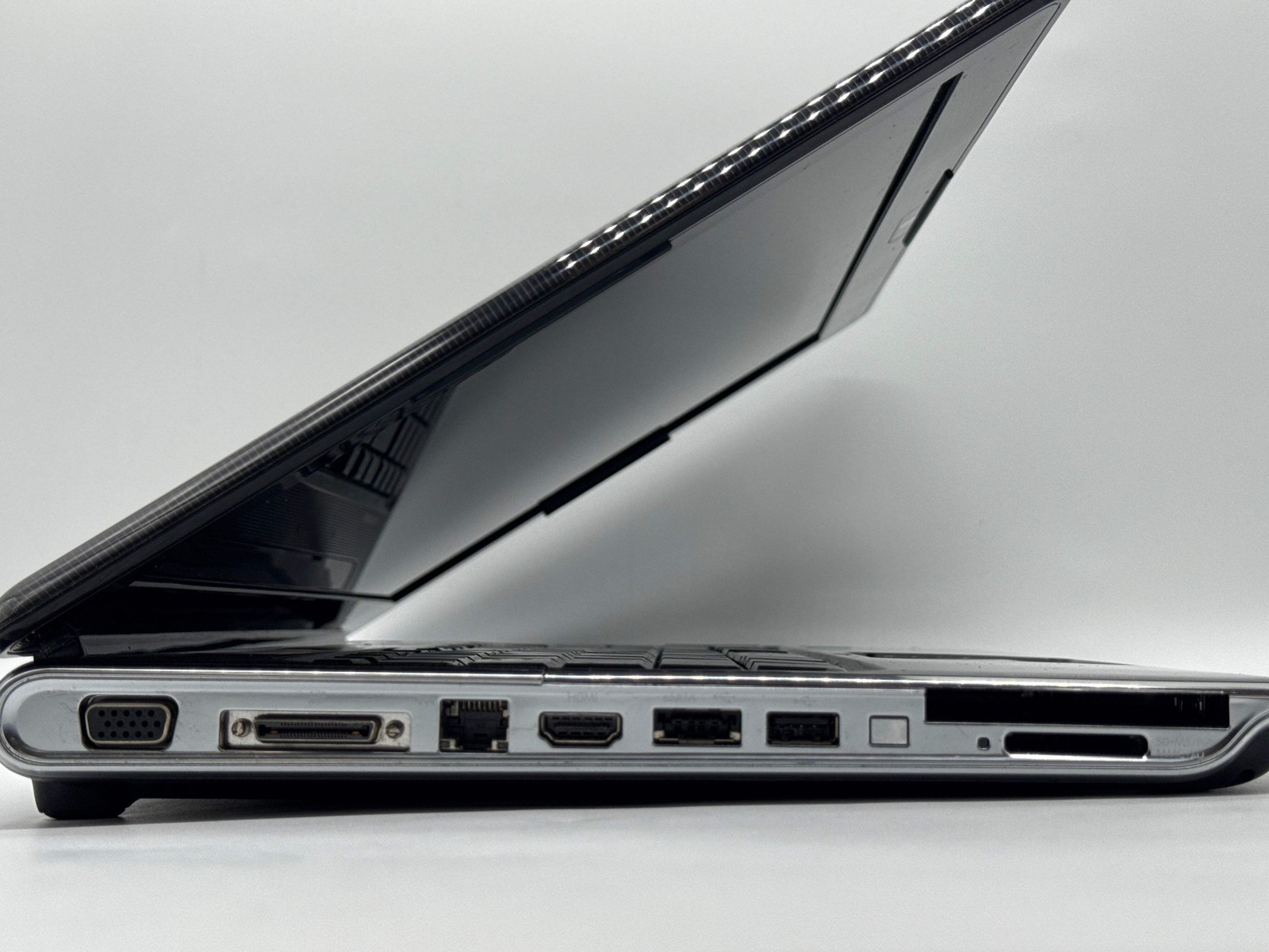 HP Pavilion DV6 Intel Core TM2 Duo T6600 4GB RAM 300GB HDD – For Parts [READ DES