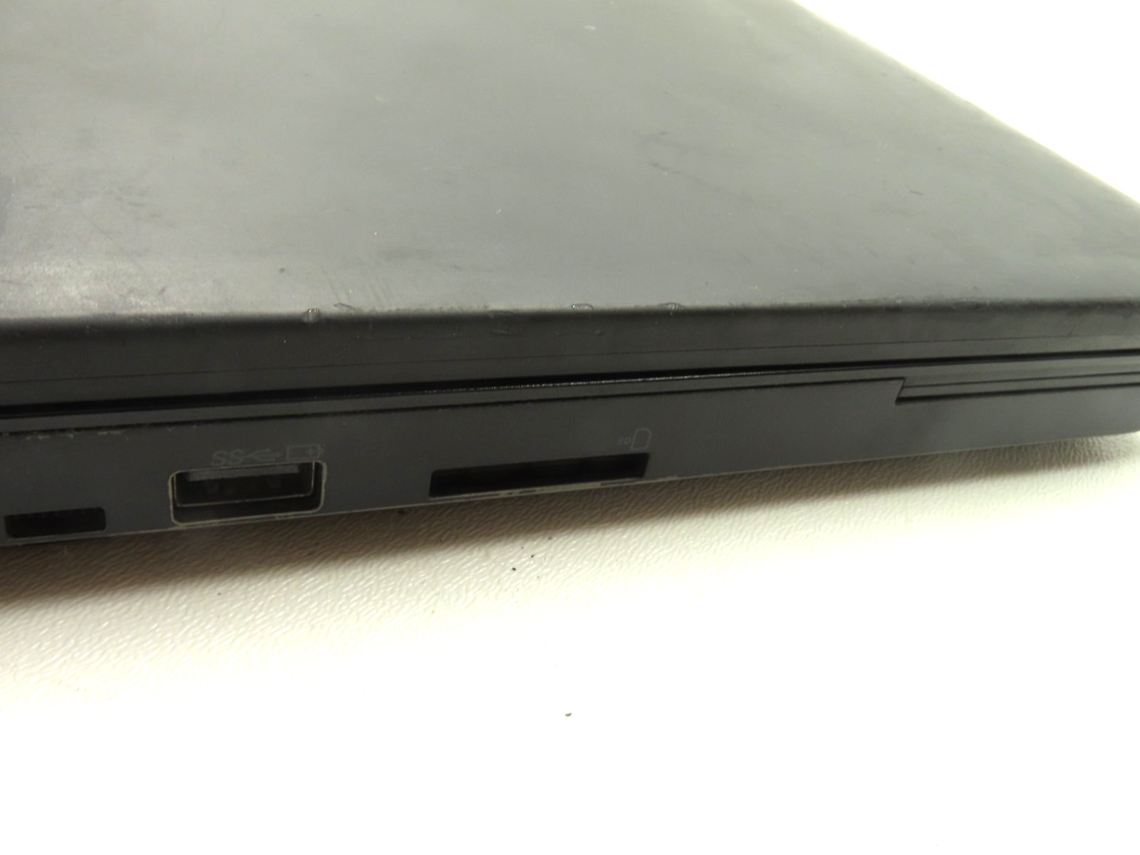 Lenovo ThinkPad P52 20MA 15.6″ Intel i7-8850H 32GB RAM 256GB SSD P2000