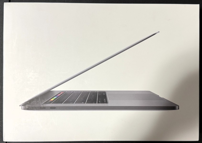 Apple MacBook Pro 15” A1990 2.60GHz 6-Core i7-9750H 512GB SSD 16GB RAM 555X