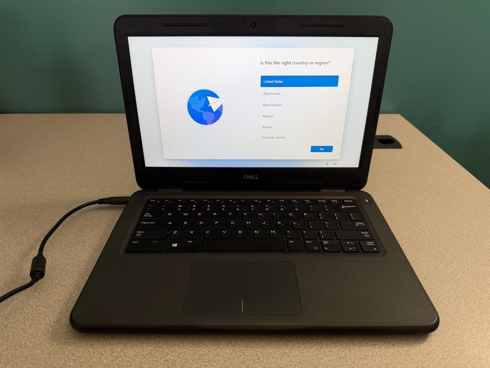 Dell LATITUDE 3310 13.3 8th Gen Intel i3-8145U, 16GB RAM 256GB Laptop