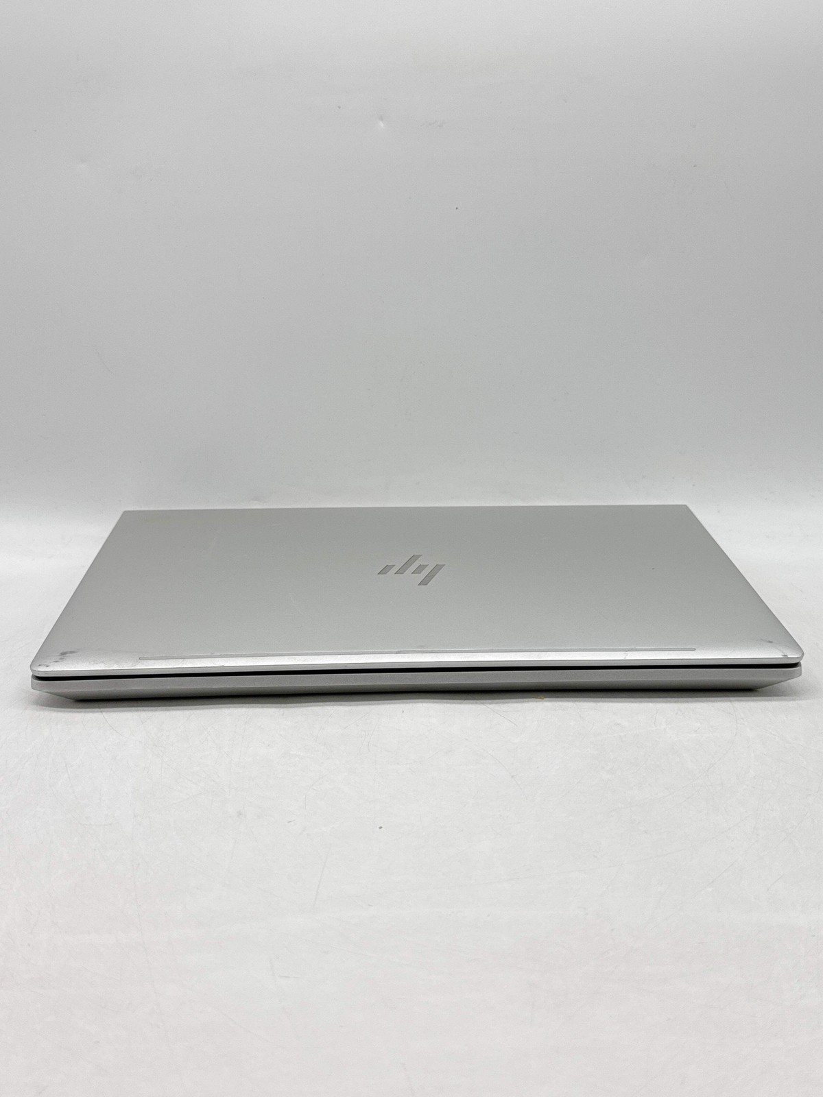 HP EliteBook 640 G10 14.0″ FHD Touch Core i5-1335U 1.30GHz 256GB SSD 8GB RAM