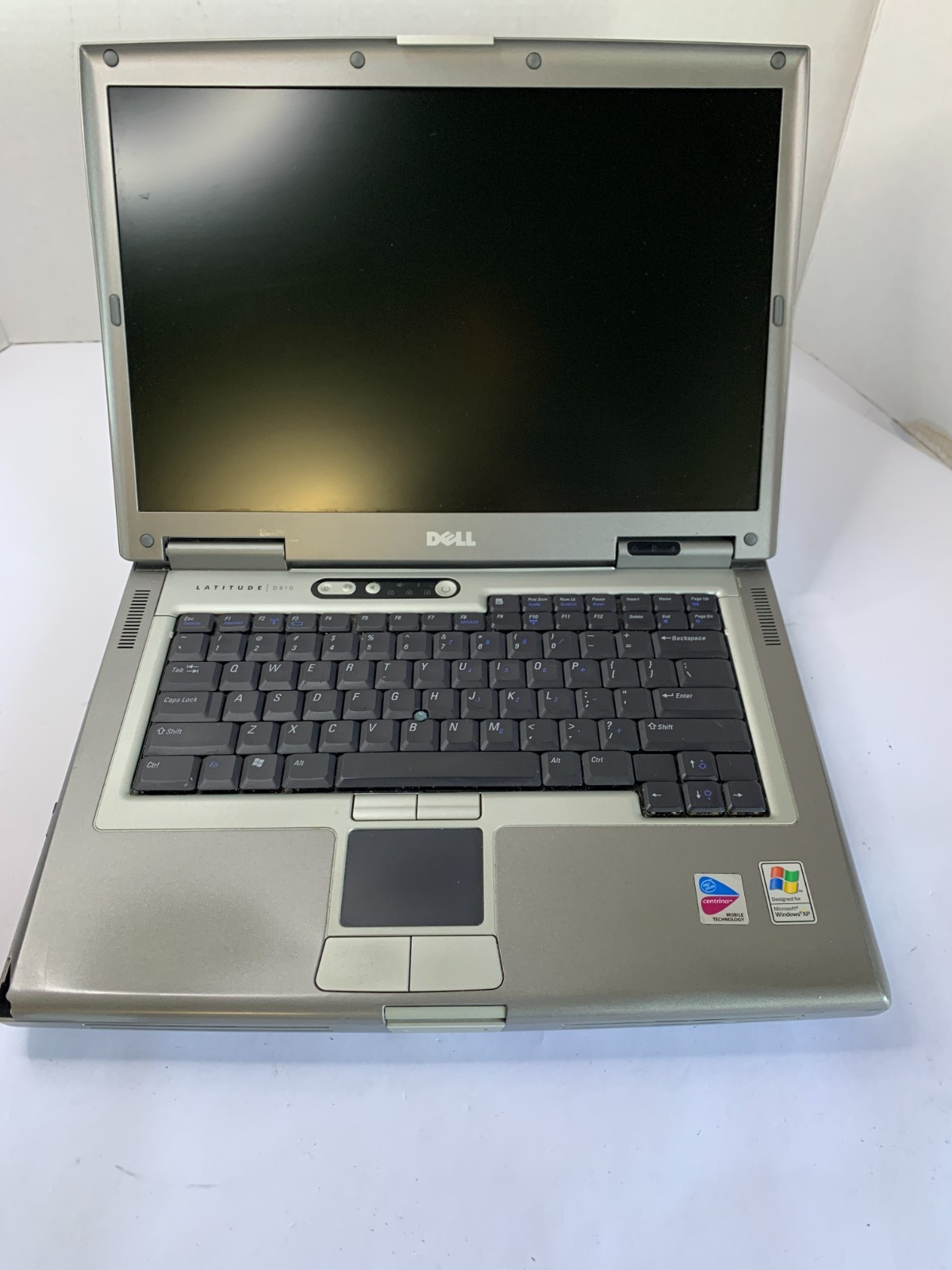Dell Latitude D810 – Pentium M – 1gb DDR2 – 40Gb HDD – NO OS – DEAD BATT- NO AC